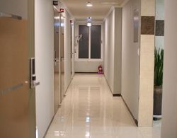 Jeju R Hotel & Guest House - Hostel İç Mekan