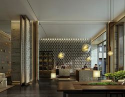Joyze Hotel Xiamen Curio Collection by Hilton Lobi