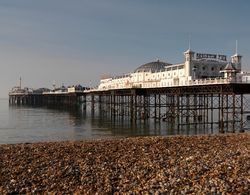 Jurys Inn Brighton Waterfront Plaj
