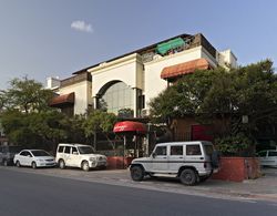 Kailrugji - A City Centre Hotel Dış Mekan