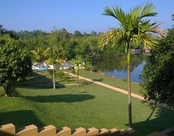 Kalla Bongo Lake Resort Golf