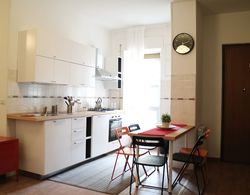 Kamchu Apartments Single Room Close to Tube in Viale Libia Genel