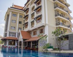 Kampong Thom Palace Hotel Dış Mekan