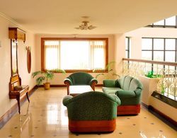 Hotel Kanoos Residency Genel