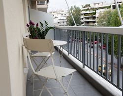 Katia Modern Apartment in Athens by VillaRentalsgr Oda Manzaraları