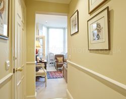 Kensington - Comfortable two Bedroom Ground Floor Property - 3 Beds İç Mekan