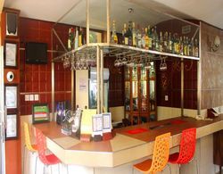 Kenya Comfort Hotel Suites Bar
