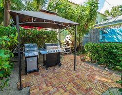 Key West Cottage Vacation Rental, Beach, Shops & Restaurants! Dış Mekan