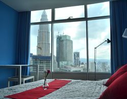 KLCC KL Tower View Luxury Suites Oda Manzaraları