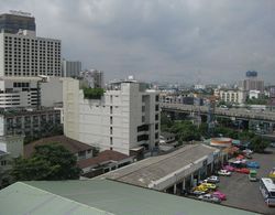 Komol Residence Bangkok Genel