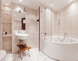 KrakowRentals - Trinity Apartment Banyo Tipleri