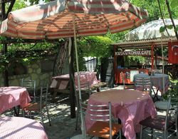 Kuscu Konak - Cafe Garden Genel