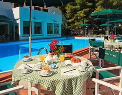 Hotel Kyrie Isole Tremiti Havuz