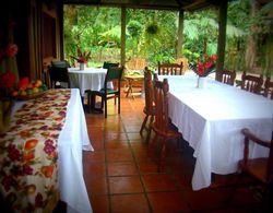 La Gamba Rainforest Lodge Yerinde Yemek
