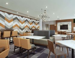 La Quinta Inn & Suites by Wyndham Bardstown Kahvaltı
