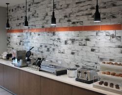 La Quinta Inn & Suites by Wyndham Bardstown Kahvaltı