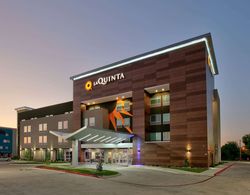 La Quinta Inn & Suites by Wyndham Dallas/Fairpark Dış Mekan