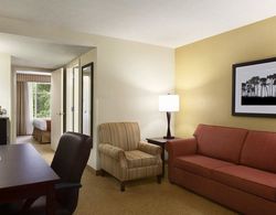 La Quinta Inn Suites By Wyndham Montgomery Genel