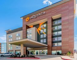 La Quinta Inn & Suites by Wyndham Oklahoma City Airport Dış Mekan