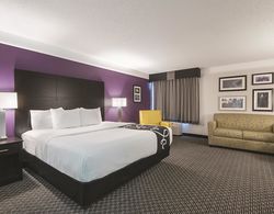 La Quinta Inn & Suites Clifton/Rutherford Genel