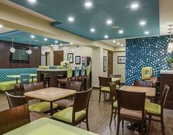 La Quinta Inn & Suites Daytona Beach - Oceanfront Genel