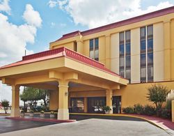 La Quinta Inn & Suites Memphis Airport - Graceland Genel