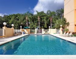 La Quinta Inn & Suites Miami Airport East Havuz