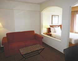 La Quinta Inn & Suites New Haven Genel
