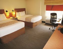 La Quinta Inn & Suites Raleigh Cary Genel