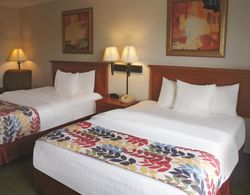 La Quinta Inn & Suites Springfield Airport Plaza Genel