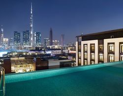 La Ville Hotel & Suites CITY WALK Dubai Havuz