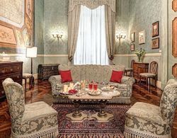 Lady Mary's Tribunali Luxury Suite Oda Düzeni