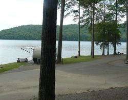Lake Guntersville State Park RRM Cabins Oda Manzaraları