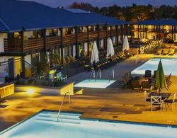 Lakehouse Hotel and Resort Havuz