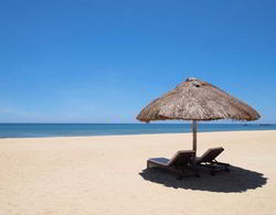 Lapochine Beach Resort (Formerly Ana Mandara Hue) Plaj