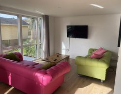 Large Garden 2 Bed Apartment With Private Parking in Bath City Oda