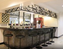 Las Palmas Hotel de Manila Bar