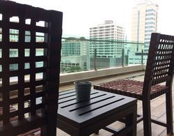 Lawang Suite Apartment With Balcony Oda Düzeni