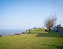 Lawsons Place - Family-friendly Apartment With Parking on Babbacombe Downs Oda
