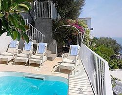 Villa Le Sirene With Private Swimming Pool Sea View and Breakfast Oda