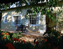 Lemon Thorn Cottage for 2 People With Wonderful Private Terrace in Garden Dış Mekan