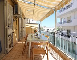 Letojanni Seaside Apartment With Balcony Oda Düzeni