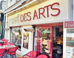 L'hôtel du Café des Arts Öne Çıkan Resim