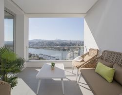 Liiiving -Luxury River View Apartment IX Oda Manzaraları
