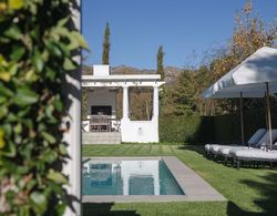 Lily Pond House at Le Lude Dış Mekan