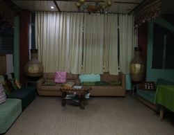Lolo Oyong Pension House Genel