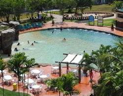 Lotus Desaru Beach Resort & Spa Havuz
