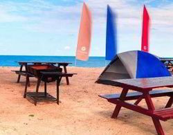 Lotus Desaru Beach Resort & Spa Plaj