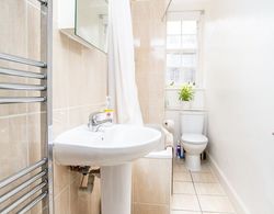 Lovely 2-bed Apartment in Old Town Edinburgh Banyo Tipleri