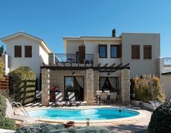 Lovely 2 bedroom Villa Kornos HG33 with private pool and golf course views, In the heart of Aphrodite Hills, near resort centre Dış Mekan